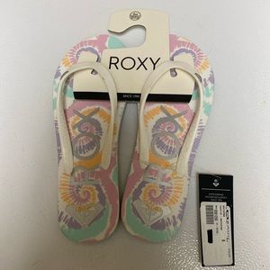 2 for $20 🌸 NWT Roxy Sandals